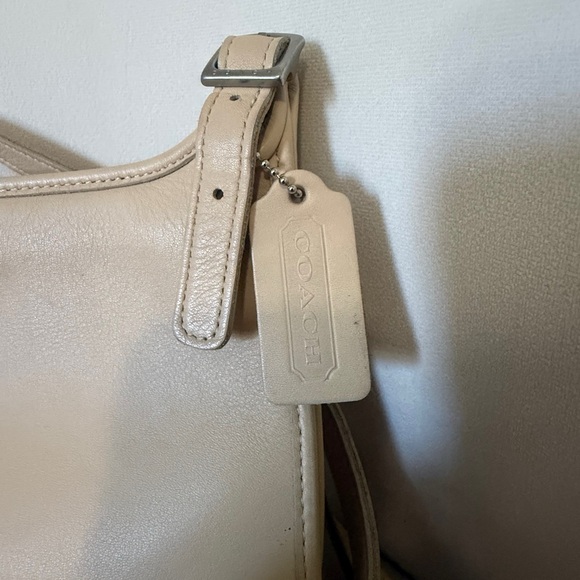 Coach Beige Leather Vintage Hippie Crossbody 9142 - Picture 4 of 6